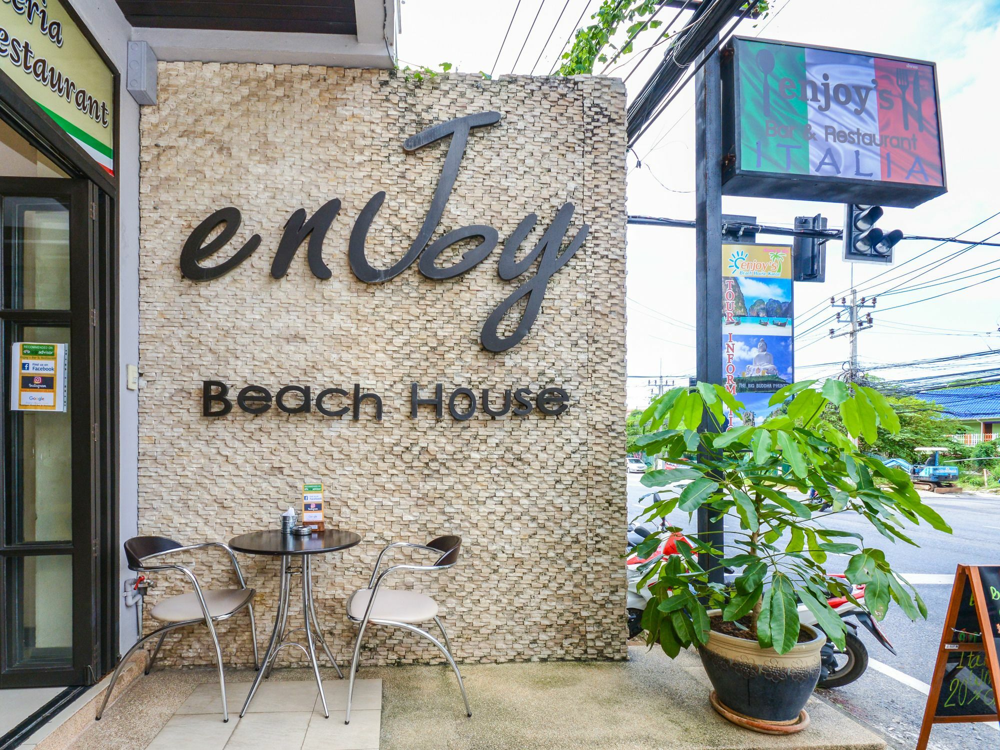 Enjoy'S Beach House & Cafe' Ban Karon エクステリア 写真